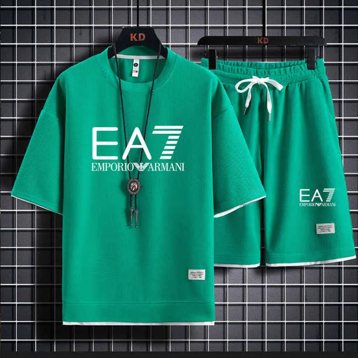 طقم رجالي من قطعتين على شكل حرف T ملابس  . Men's 2 Piece T-Shirt Set Summer Vacation